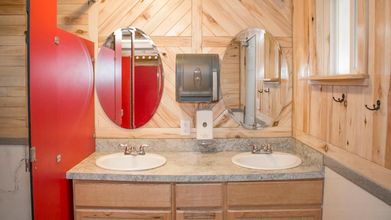 Funstays Glamping Setup Tent In Rv Park #4 Ok-T4 Moab Exteriér fotografie