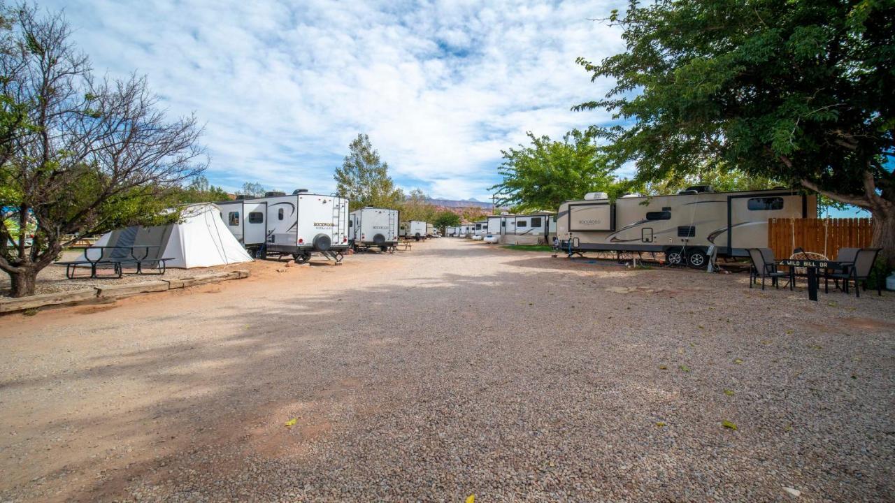 Funstays Glamping Setup Tent In Rv Park #4 Ok-T4 Moab Exteriér fotografie